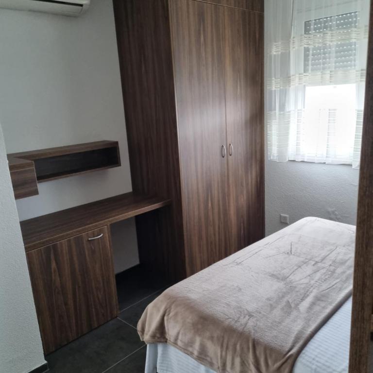 Apartmani Sutomore Tri Palme - Trokrevetna Soba sa Balkonom - 3