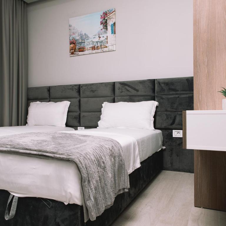 Apartments Moon White Lux - Two-Bedroom Apartment - 9