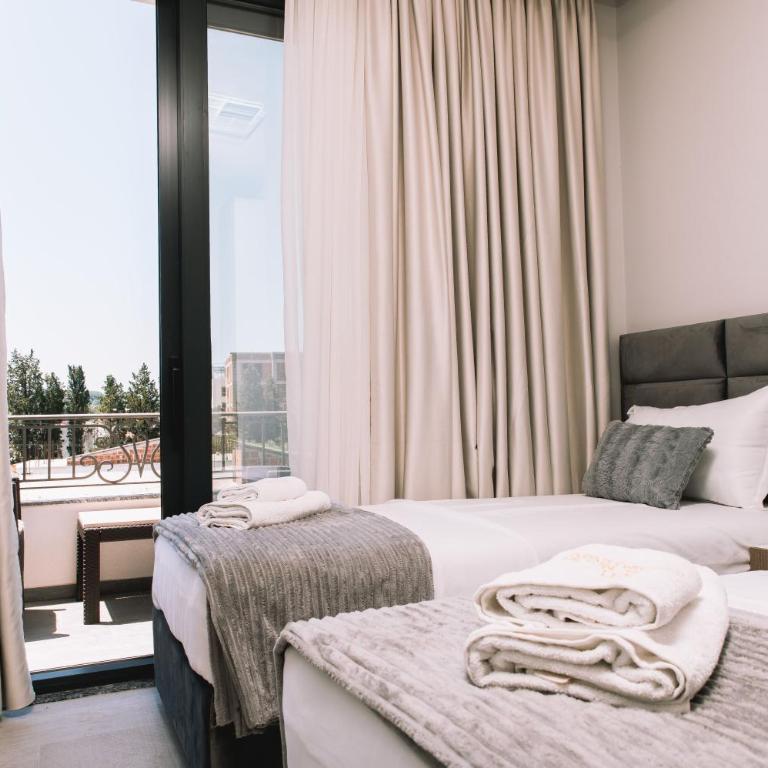Apartments Moon White Lux - Two-Bedroom Apartment - 2