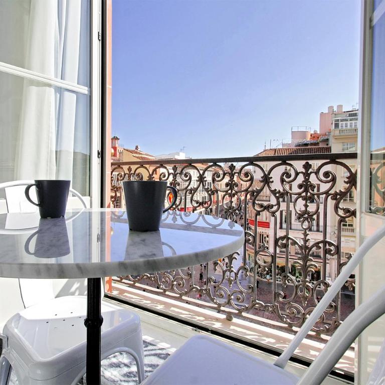 Apartamentos Plaza Constitución - Larios - Estudio con balcón - 5