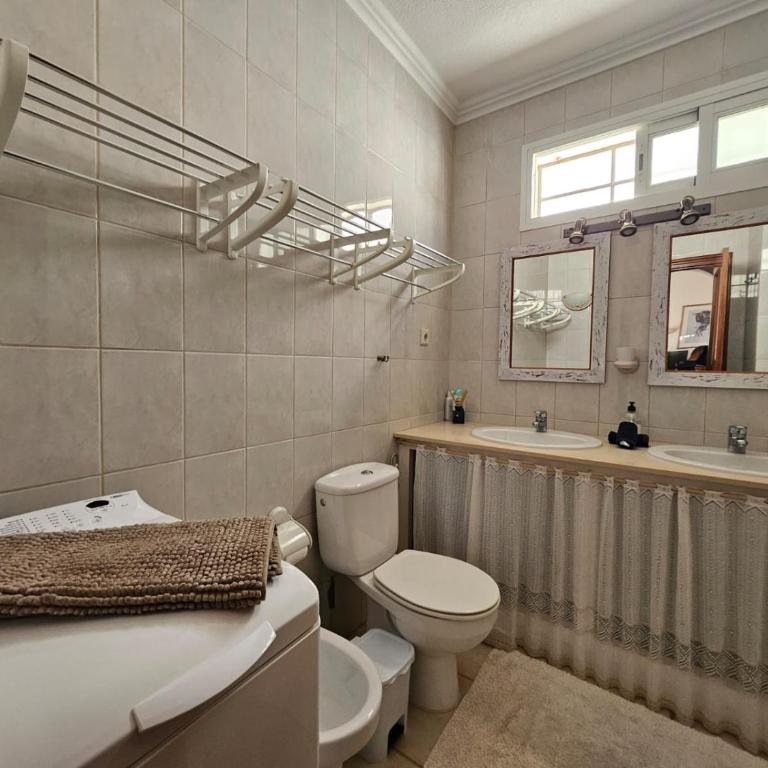Villa Leon - Three-Bedroom House - 19