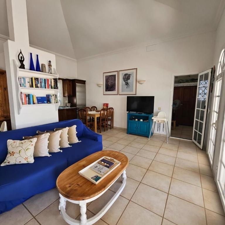 Villa Leon - Three-Bedroom House - 10