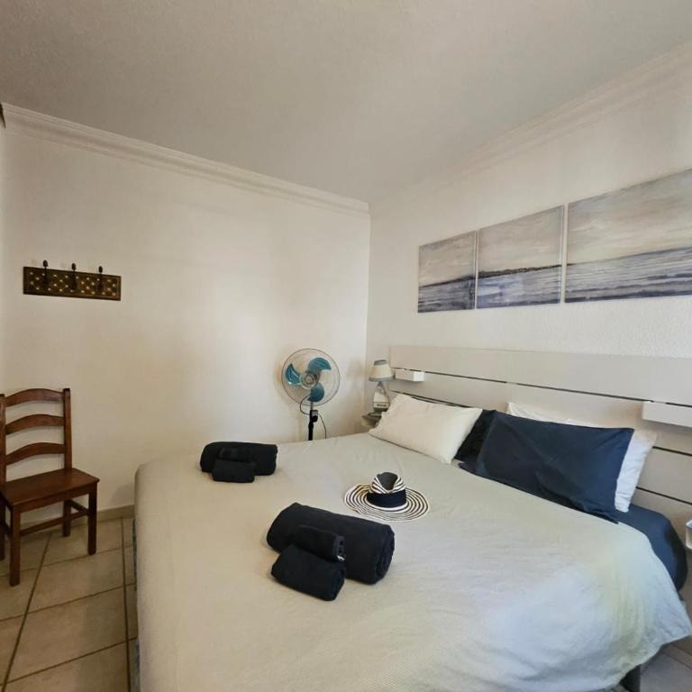 Villa Leon - Three-Bedroom House - 16