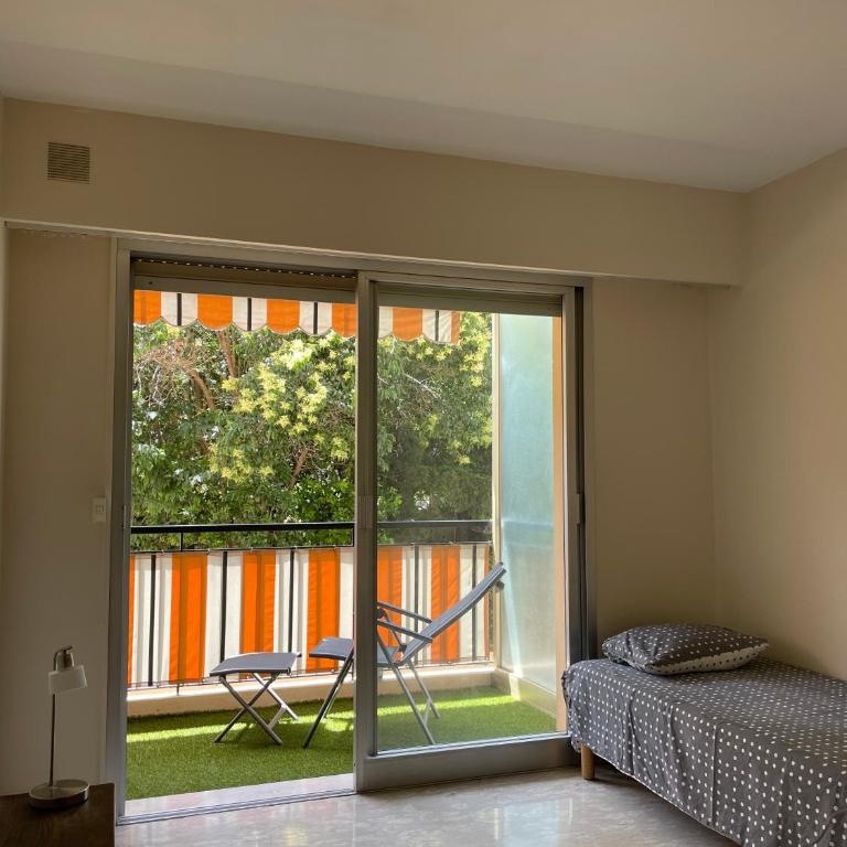 GuestRoom - Chambre d'hôte - Chambre Simple - Vue sur Jardin - 2
