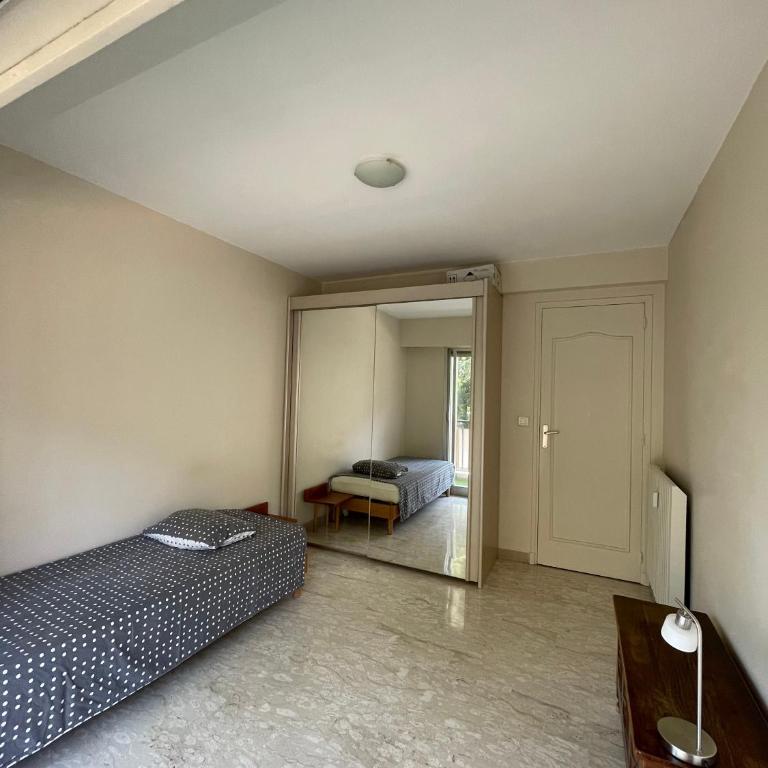 GuestRoom - Chambre d'hôte - Chambre Simple - Vue sur Jardin - 3