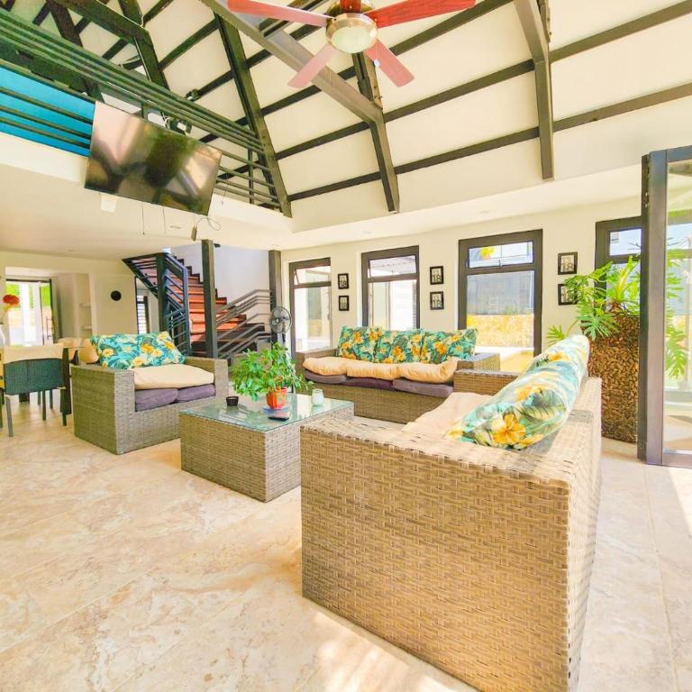 Exótica casa en EL PEÑÓN- GIRARDOT - Casa de 4 dormitorios - 22
