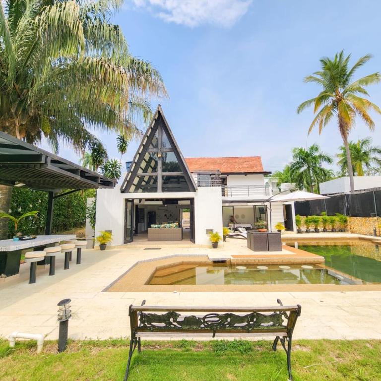 Exótica casa en EL PEÑÓN- GIRARDOT - Casa de 4 dormitorios - 19