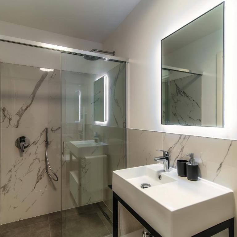 Hotel Ristorante La Vignetta Cernobbio - Suite Queen con Vasca Idromassaggio - 7