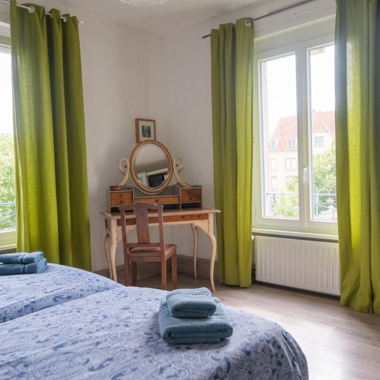 Colmar Friends and Familly guest home - COLMAR Gare - Jardin - Combles et Vous - Appartamento con Vista Giardino - 44