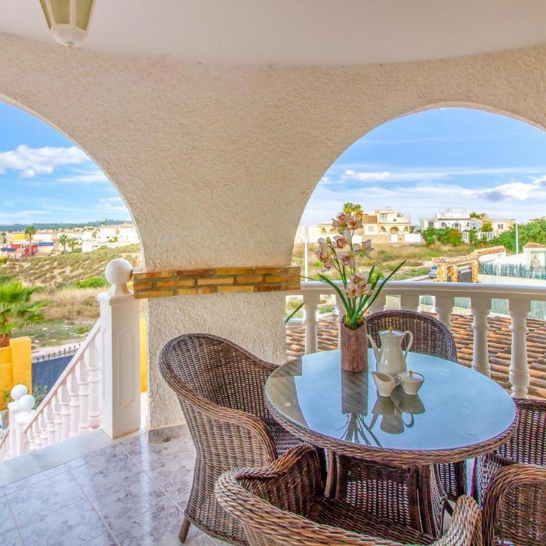 Gorgeous Home In Gran Alacant - Six-Bedroom Holiday Home - 7