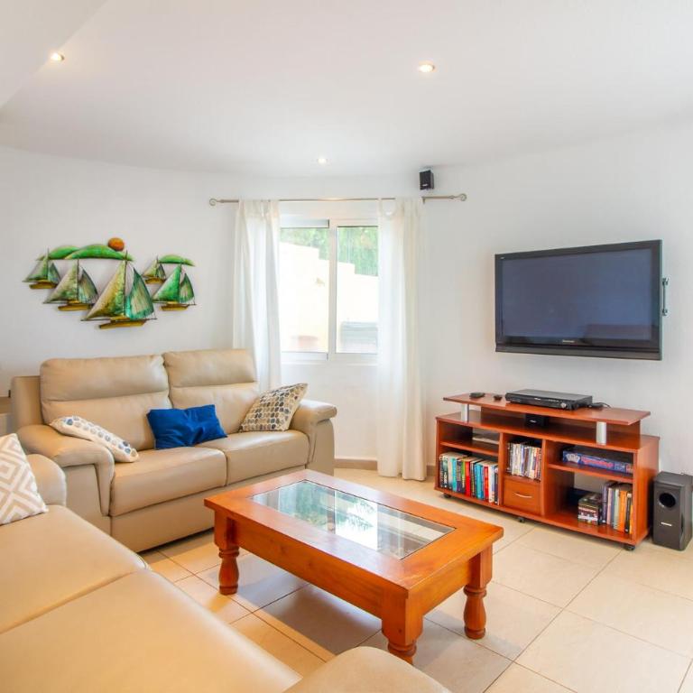 Gorgeous Home In Gran Alacant - Six-Bedroom Holiday Home - 12