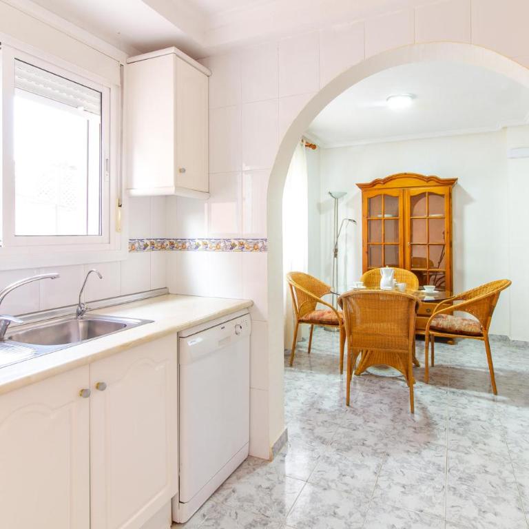 Gorgeous Home In Gran Alacant - Six-Bedroom Holiday Home - 19