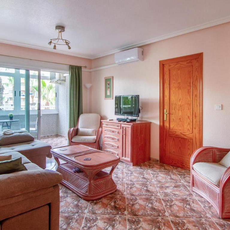 Stunning Apartment In Torrevieja - Apartamento de 2 dormitorios - 11