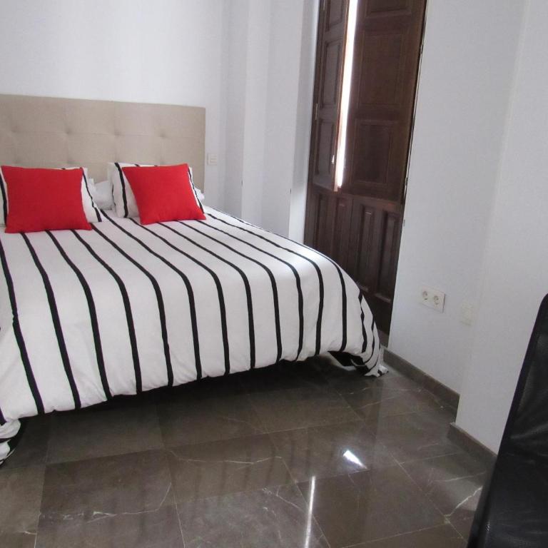 Apartamentos Ilíberis - Deluxe Two-Bedroom Apartment - 5