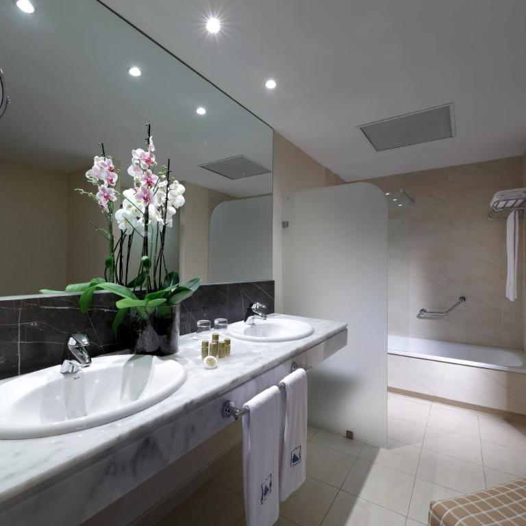 Eurostars Zaragoza - Double or Twin Room - 3