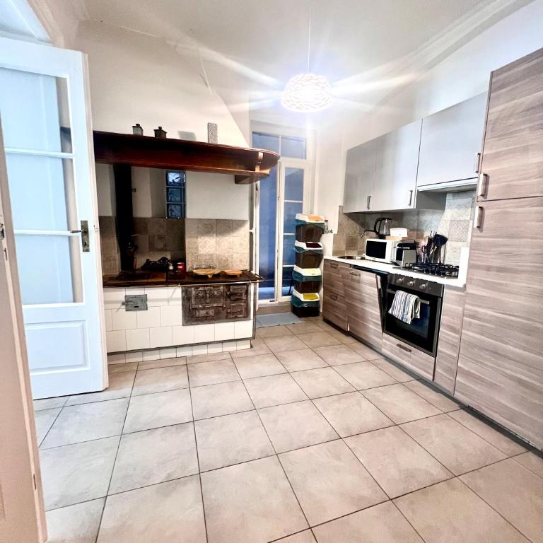 Suite Mitteleuropa private parking - Appartamento con 3 Camere da Letto - 43