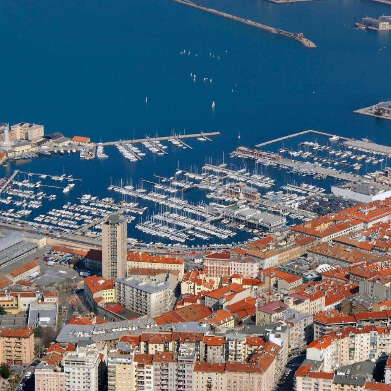 Suite Mitteleuropa private parking - Appartamento con 3 Camere da Letto - 54