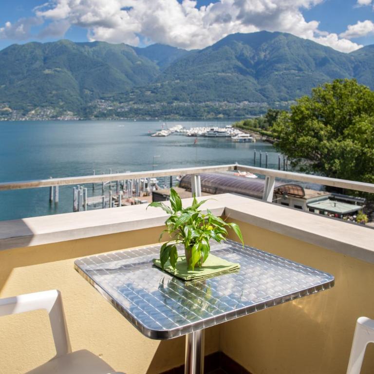 Hotel Rondinella Locarno - Camera Matrimoniale Superior con Vista Lago - 5