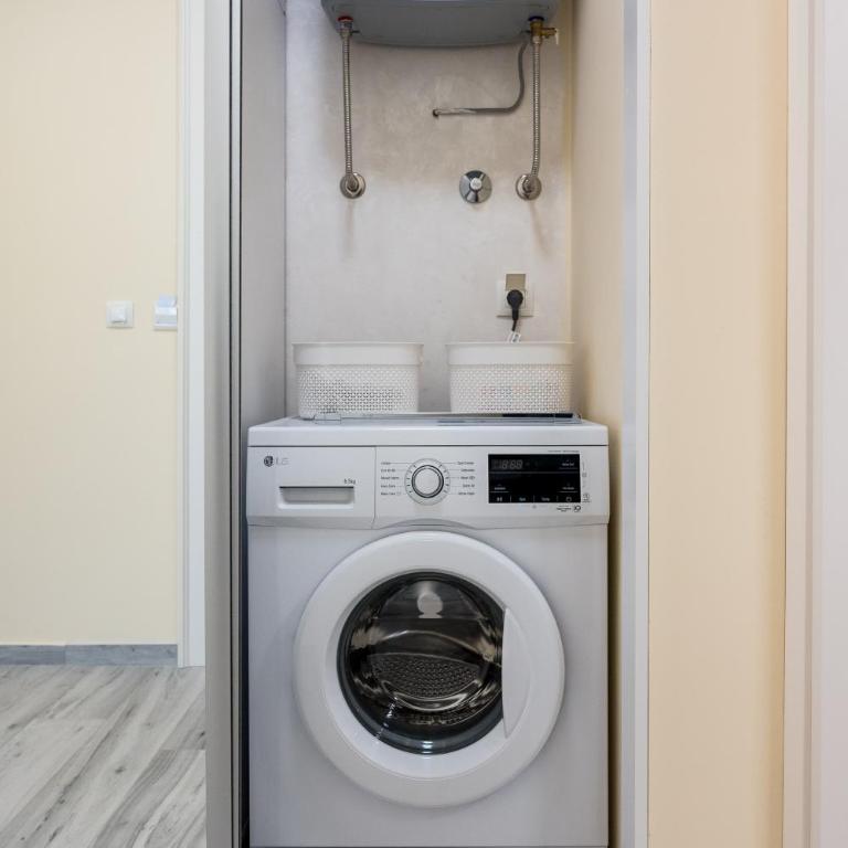 Villa Linz - Apartman s 2 Spavaće Sobe sa Balkonom i Terasom - 23