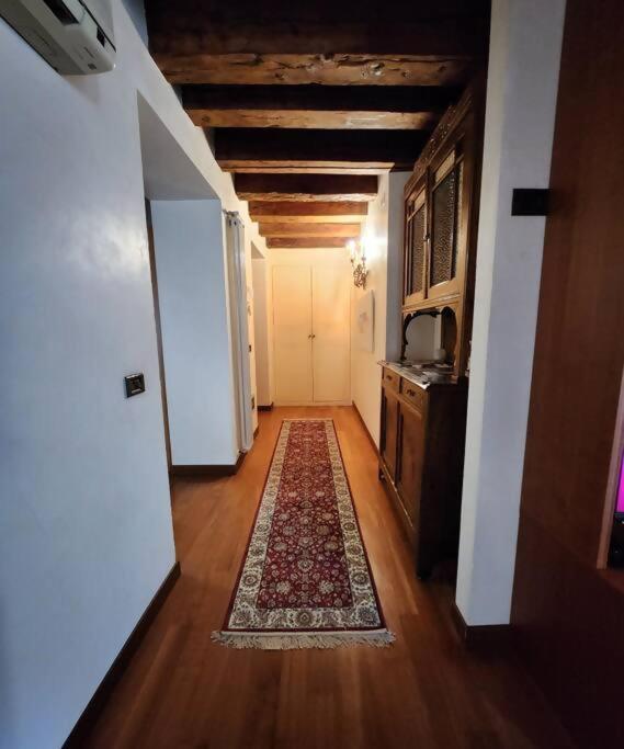 Juliets Bed Art Verona - One-Bedroom Apartment - 44