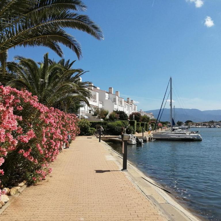VUE LAGUNE ET BATEAUX A 100M DE LA PLAGE - Appartement - Vue sur Lac - 3