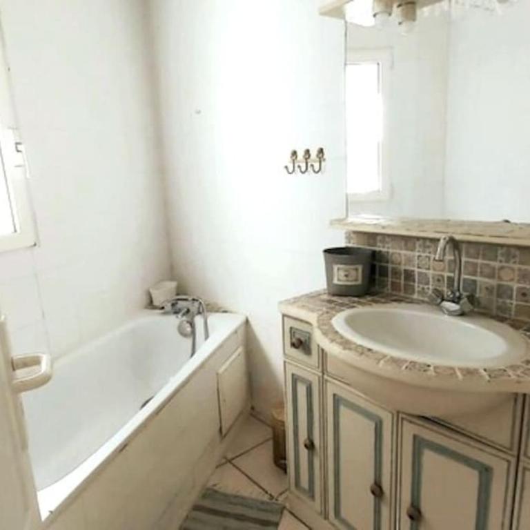Charmante Villa en bois sur pilotis - Villa - 12