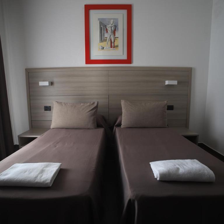 Tiby Hotel - Camera Doppia con Letti Singoli - 2