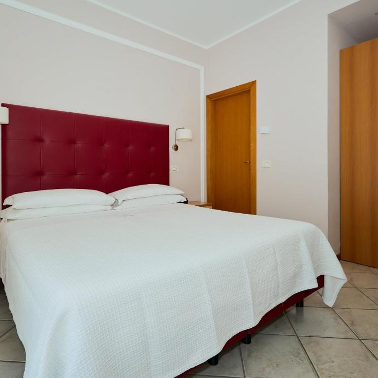 Hotel Acquario - Camera Matrimoniale/Doppia con Letti Singoli con Vista Mare Parziale - 10