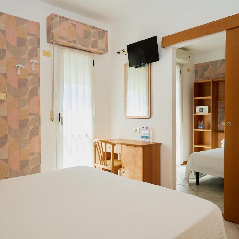 Hotel Acquario - Camera Familiare con Vista Mare Laterale - 11