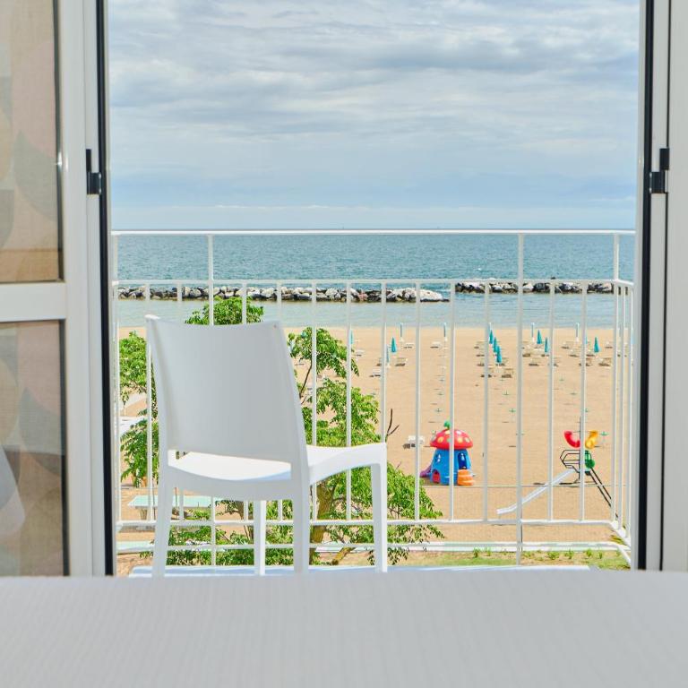 Hotel Acquario - Camera Tripla con Vista Mare - 17