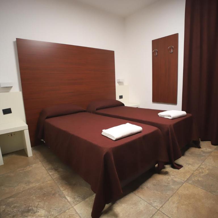 Tiby Hotel - Camera Economy Doppia con Letti Singoli - 4