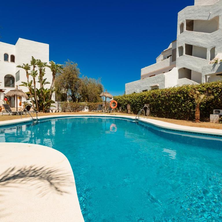 Cozy apartment, with mountain views and large private terrace, on the Golden Mile, Marbella - One-Bedroom Apartment - 28