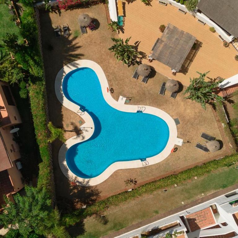 Cozy apartment, with mountain views and large private terrace, on the Golden Mile, Marbella - One-Bedroom Apartment - 31
