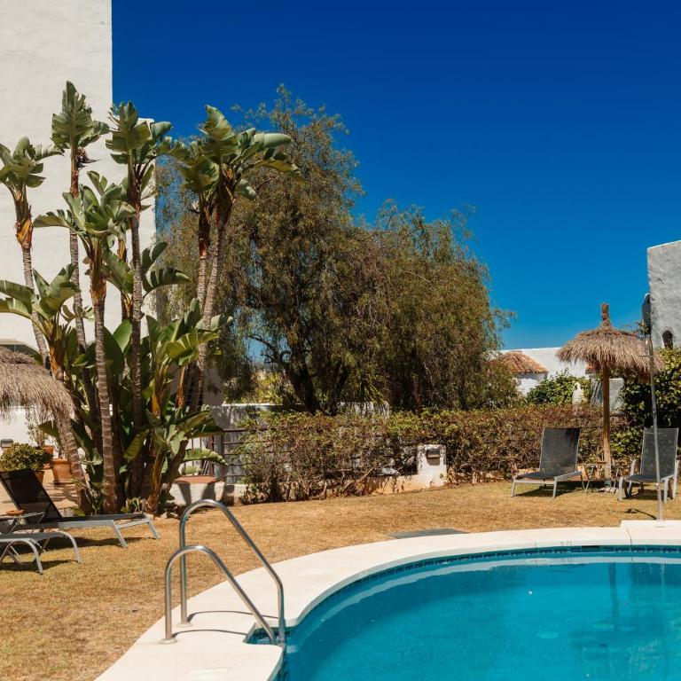 Cozy apartment, with mountain views and large private terrace, on the Golden Mile, Marbella - One-Bedroom Apartment - 7