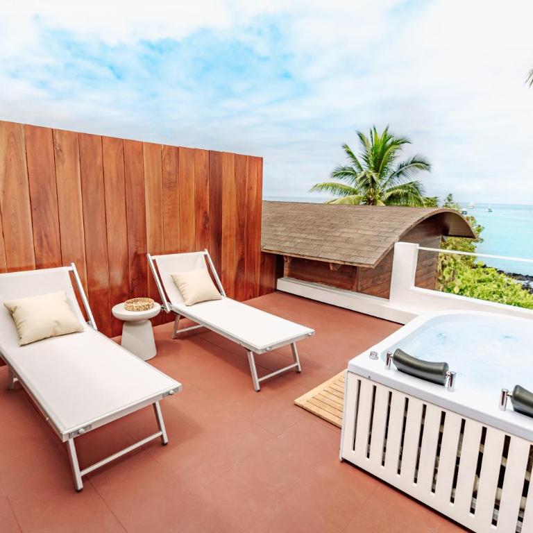 Hotel Villa Escalesia Galapagos - Habitación Doble con balcón y vistas al mar - 11