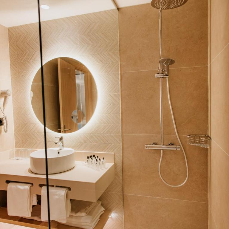 Hotel Miramar - Standard Dreibettzimmer - 2