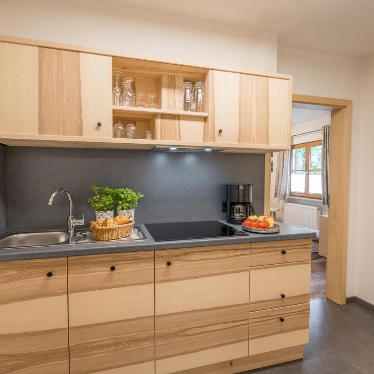 Lingg Ferienwohnungen - Apartment mit 2 Schlafzimmern und Gartenblick - 6
