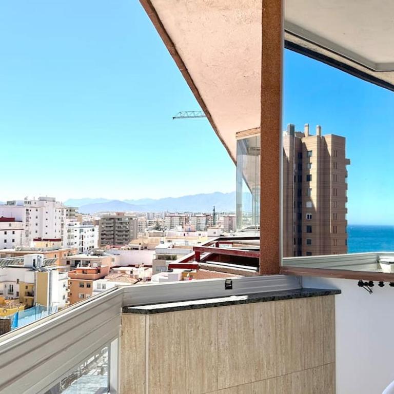 Central Fuengirola Studio Apartment with a Sea View - One-Bedroom Apartment - 8