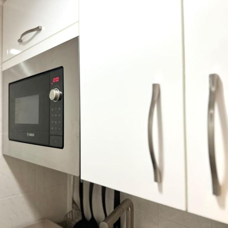 Central Fuengirola Studio Apartment with a Sea View - One-Bedroom Apartment - 14