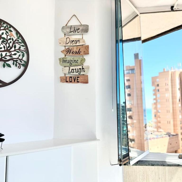 Central Fuengirola Studio Apartment with a Sea View - One-Bedroom Apartment - 10
