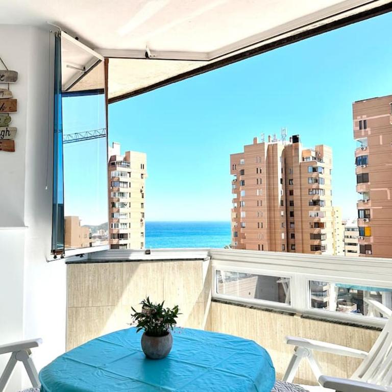 Central Fuengirola Studio Apartment with a Sea View - One-Bedroom Apartment - 7
