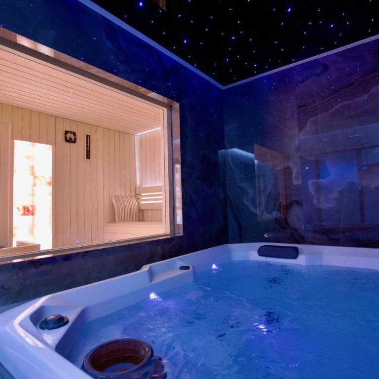 Hotel Kocka Vrnjačka Banja - Deluks Dvokrevetna Soba sa Bračnim Krevetom - 8