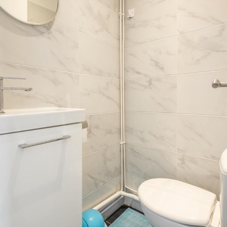 Spacious and bright 2-bedroom large apartment very close to Paris - near metro - Superior Apartment mit 2 Schlafzimmern - 8