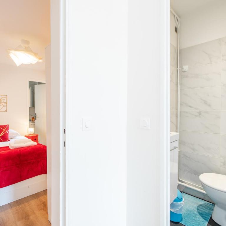 Spacious and bright 2-bedroom large apartment very close to Paris - near metro - Superior Apartment mit 2 Schlafzimmern - 38