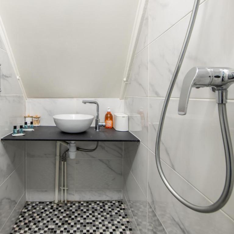 Spacious and bright 2-bedroom large apartment very close to Paris - near metro - Superior Apartment mit 2 Schlafzimmern - 39