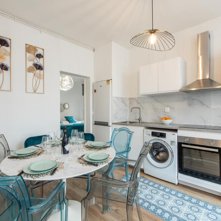 Spacious and bright 2-bedroom large apartment very close to Paris - near metro - Superior Apartment mit 2 Schlafzimmern - 30