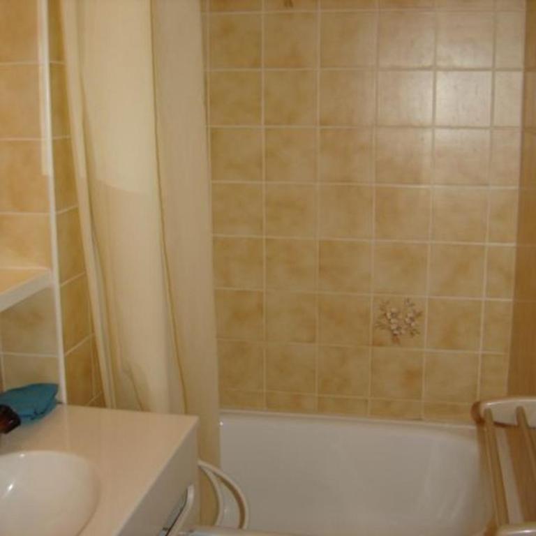 Appartement 2 Pièces, 5 Personnes, Balcon, Parking - FR-1-676-159 - Appartement - 2