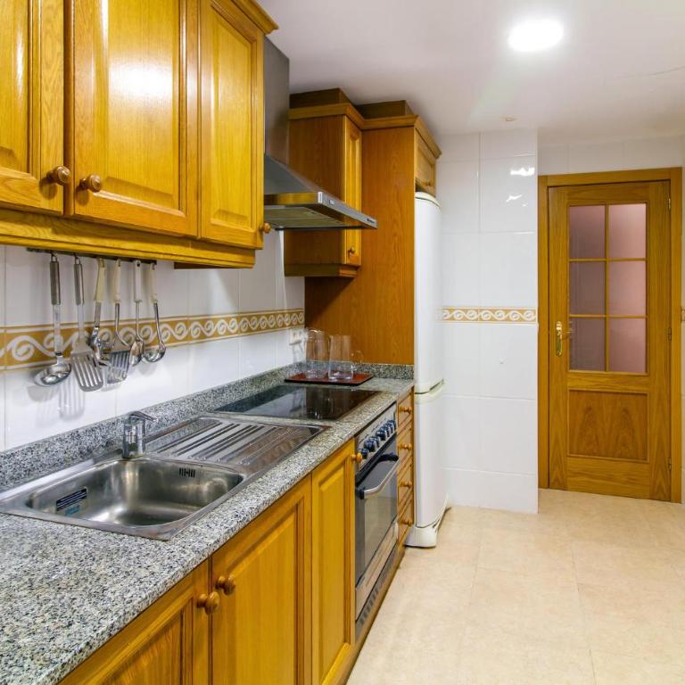 3 Bedroom Stunning Apartment In Calpe - Apartamento de 3 dormitorios - 18