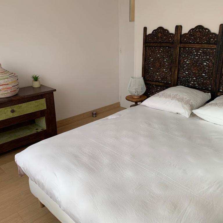 T4 VUE IMPRENABLE montagnes et ville - Apartment with Balcony - 8