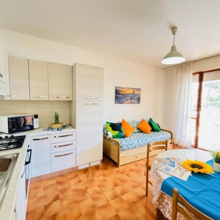 Flat with patio overlooking the pool - Appartamento - 6